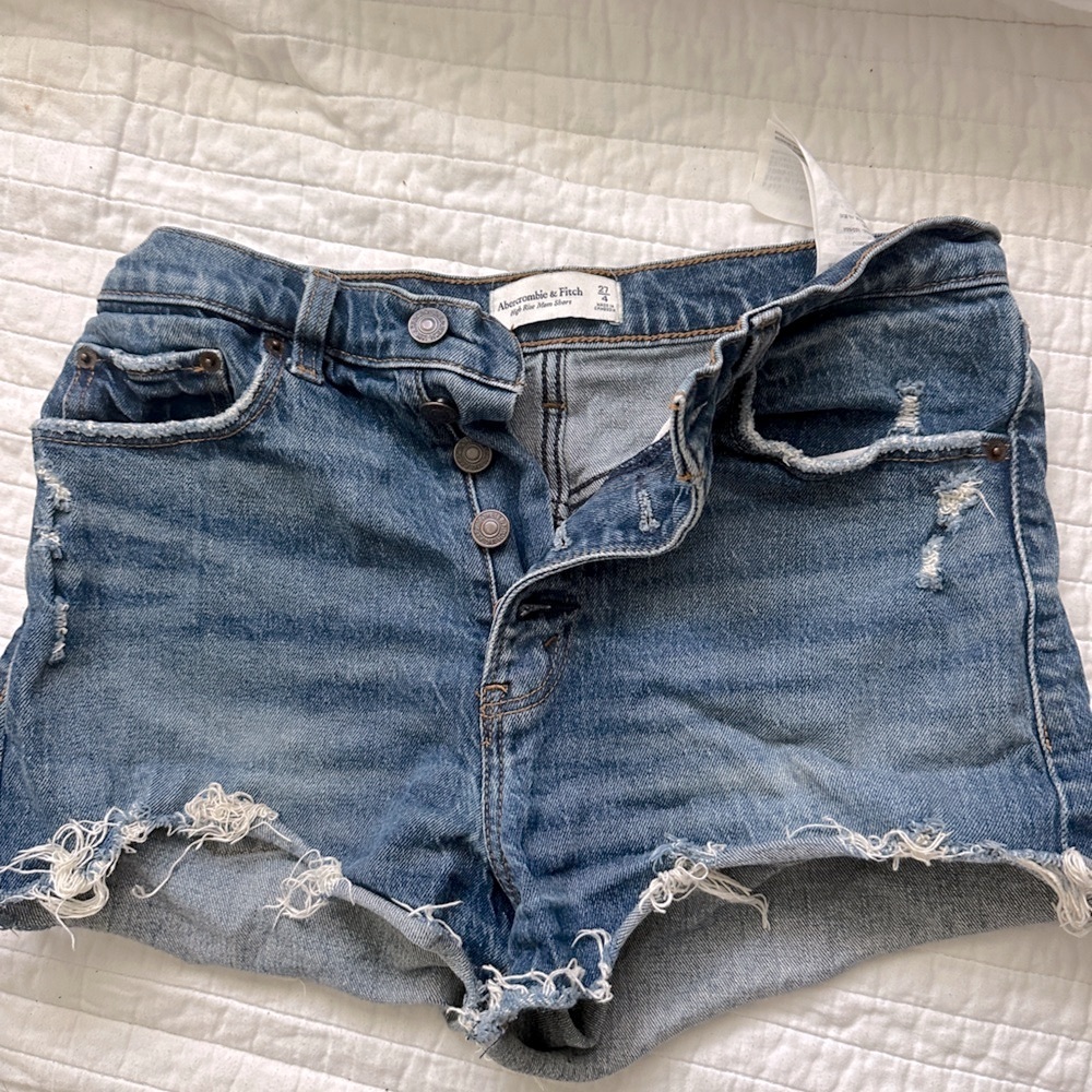 Abercrombie & Fitch High Rise Mom Short. size 27